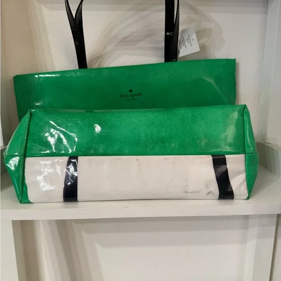 Kate Spade Green Graphic Charm Tote - Picture 4 of 8